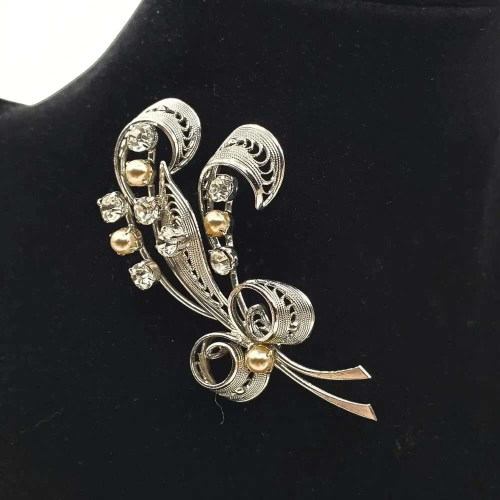 Silver Tone Filigree Brooch Floral‎ Spray Faux Pearl Rhinestone Pin Bow Ribbon